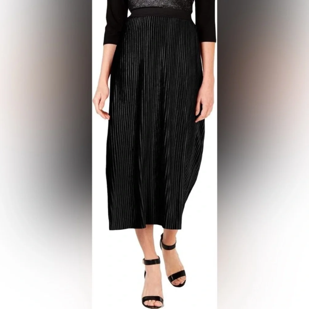 NWT NY Collection Black Velvet Pleated Midi Skirt Petite Medium - Picture 1 of 7